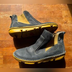 On Foot Slip on Navy Blue and Mustard Yellow Boots Size 39